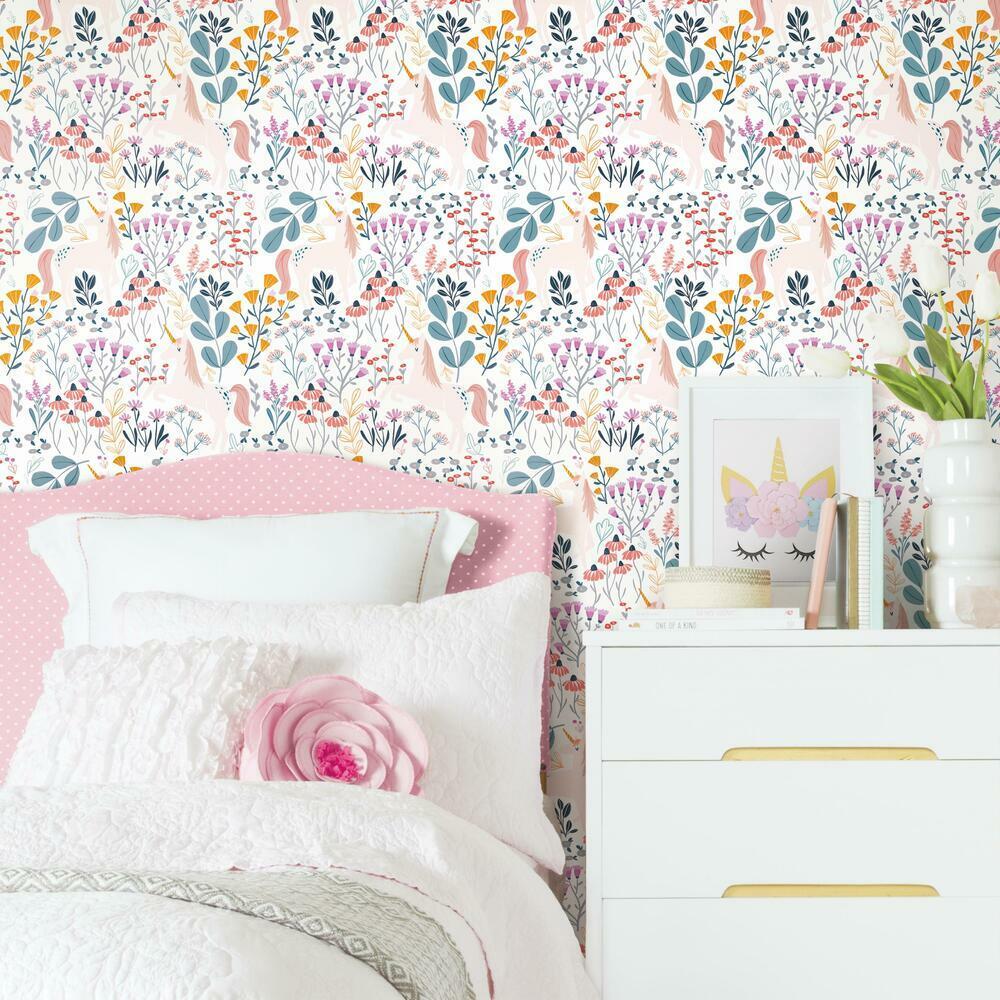 Floral wallpaper pasted on kids bedroom 